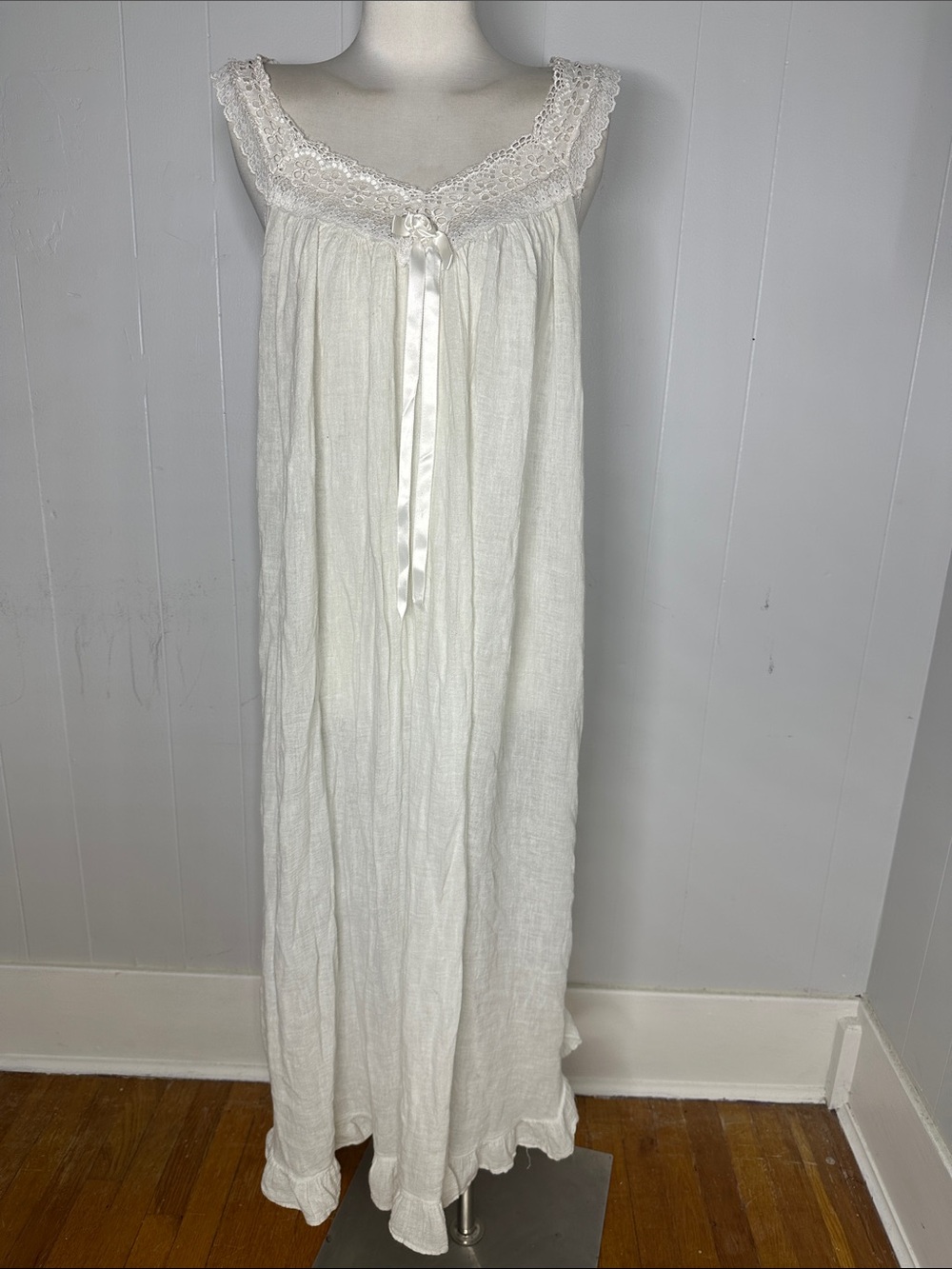 Vintage Victoria Secret Cotton Gauze White Country Boho Nightgown